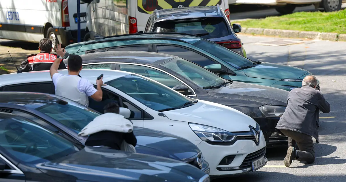 İsrail’in İstanbul Konsolosluğu önünde silahlı çatışma.1 saldırgan öldürüldü